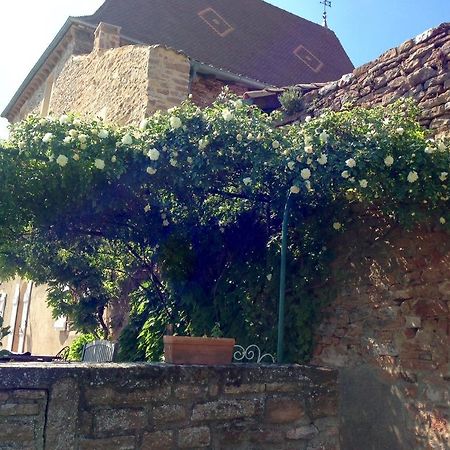 Bed and Breakfast Le Vieux Chateau Leynes Экстерьер фото